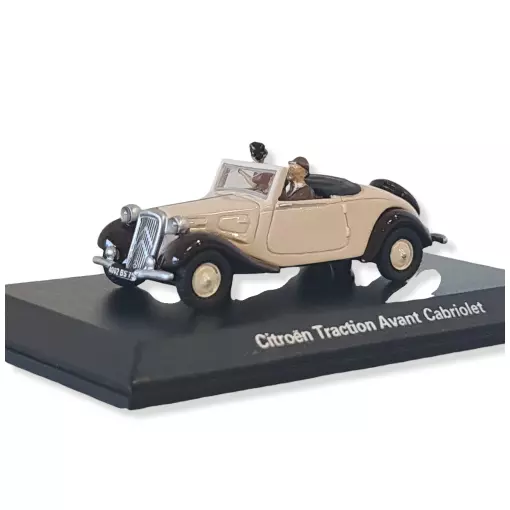 Citroën Traction, beige cabriolet met 2 figuren SAI 1604 - HO 1/87