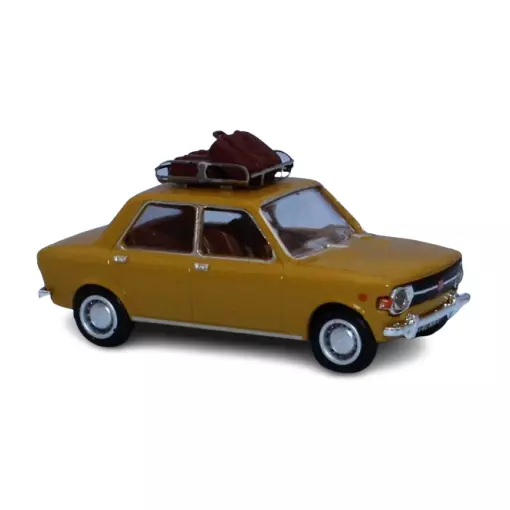 Fiat 128, jaune, galerie de toit et 2 valises - Sai 1785 - HO 1/877