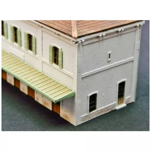 PLM 5 door train station - Wooden Model Railway 201009 N 1/160